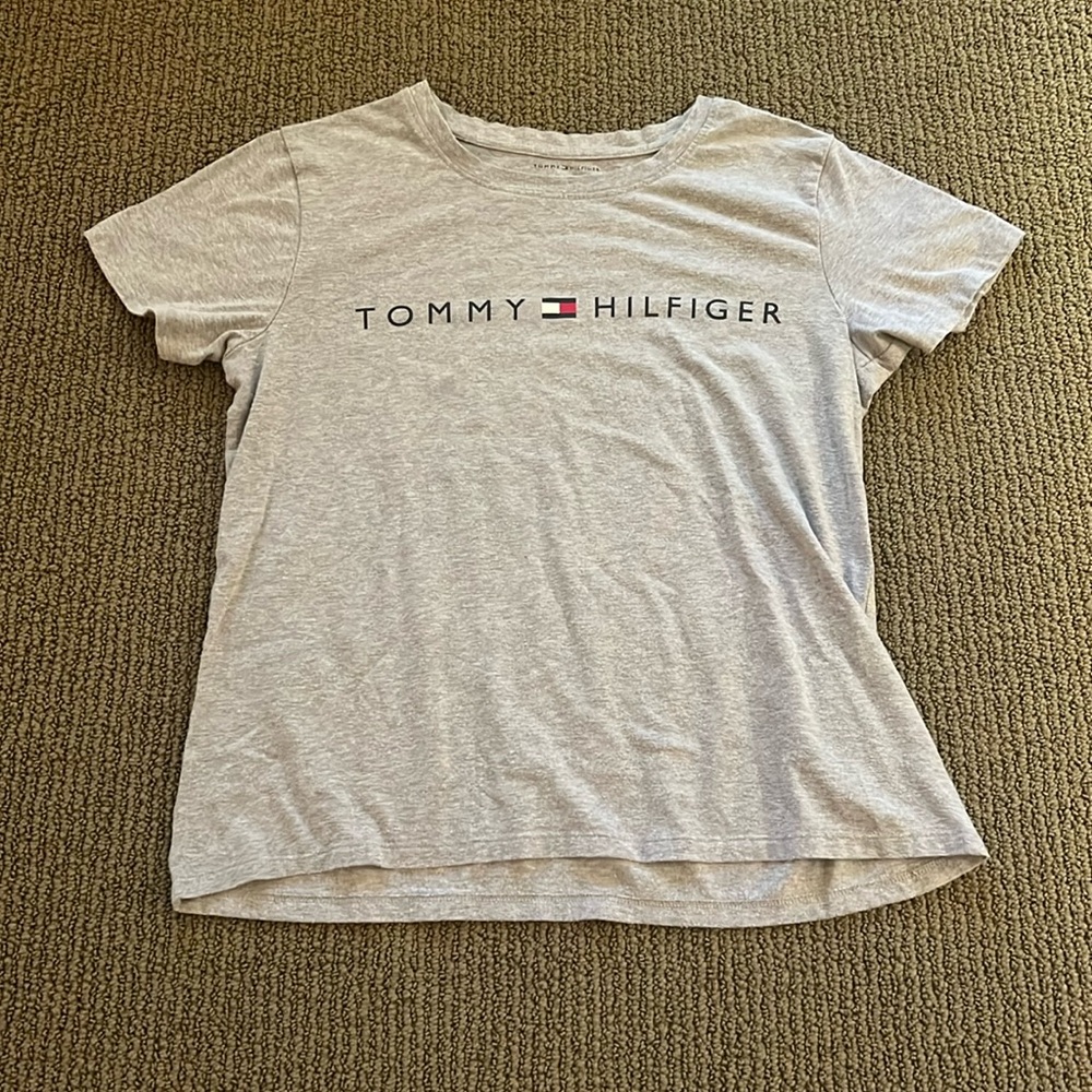 Grey tee